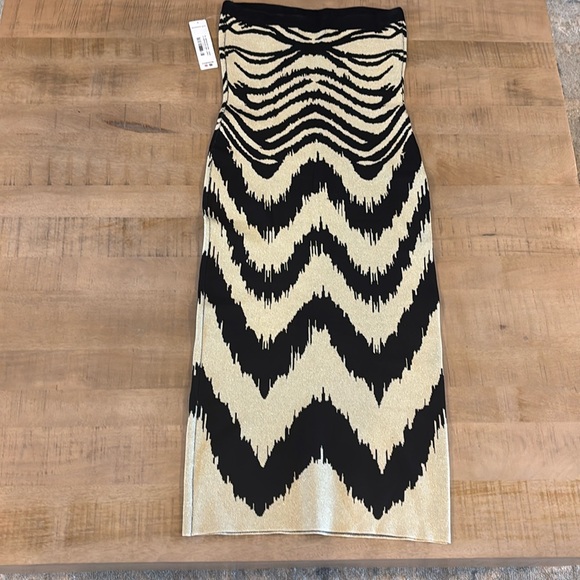 STUNNING Gold/Black Madden Girl Strapless Bodycon Metallic Dress Large NWT - Picture 8 of 10